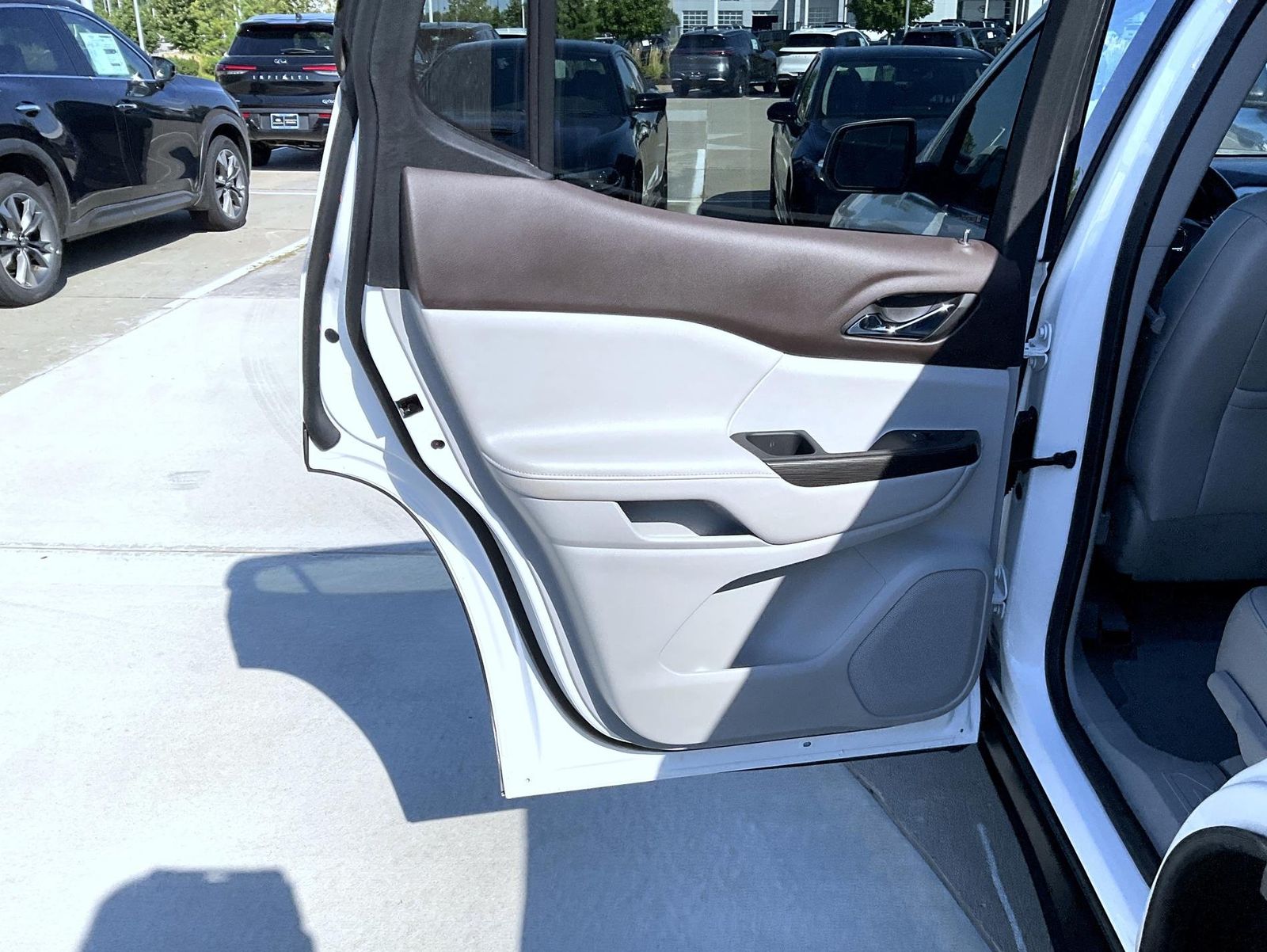 2023 Gmc Acadia SLT photo 21