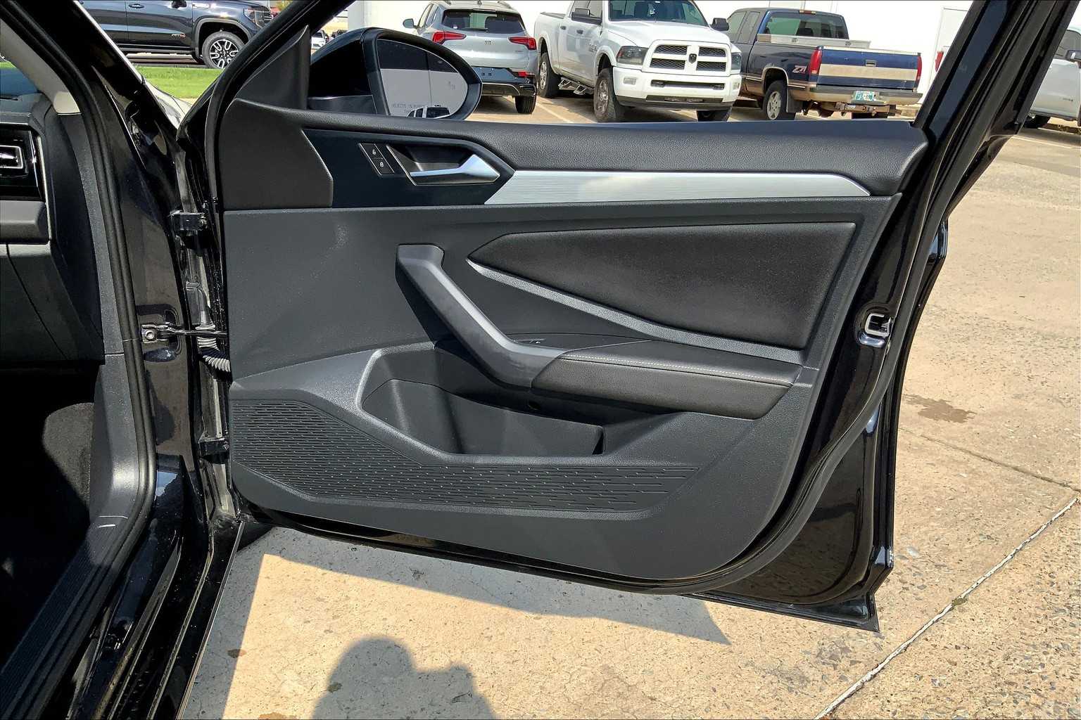 2025 Volkswagen Jetta S photo 18