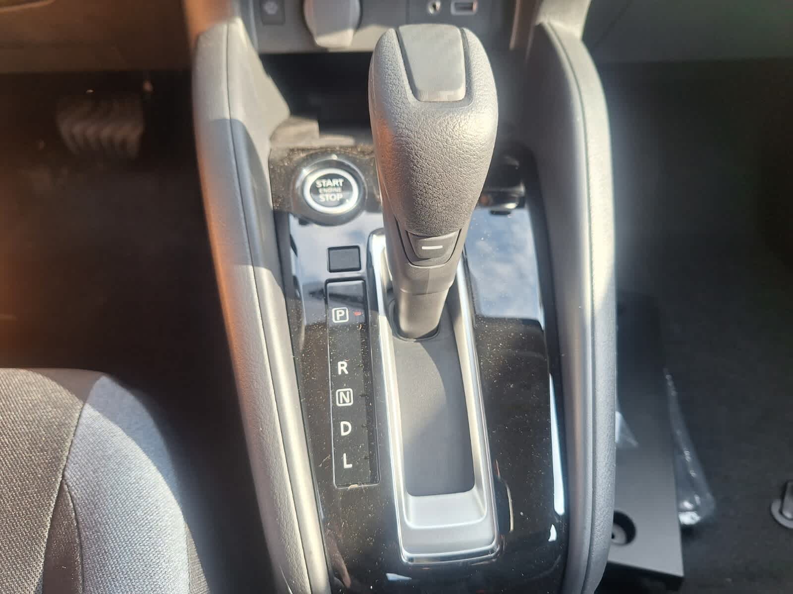 2025 Nissan Versa SV photo 16