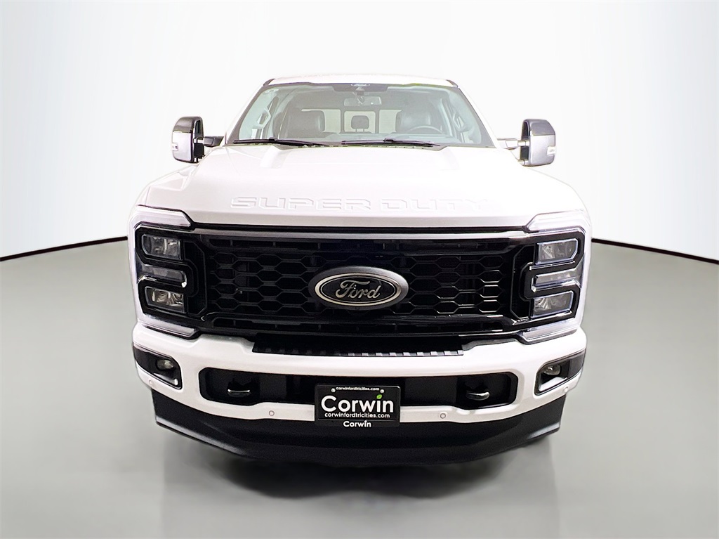 2025 Ford F-350 Lariat photo 4