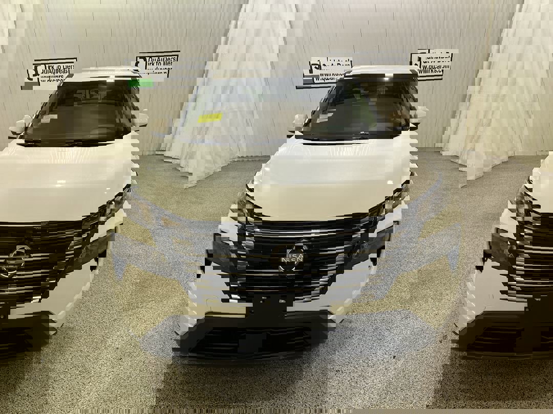 2026 Nissan Rogue SV photo 2