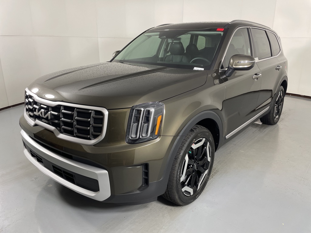 2025 Kia Telluride S photo 3
