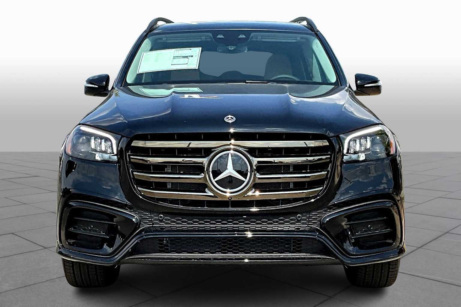 2026 Mercedes Benz GLS 450 4MATIC photo 3