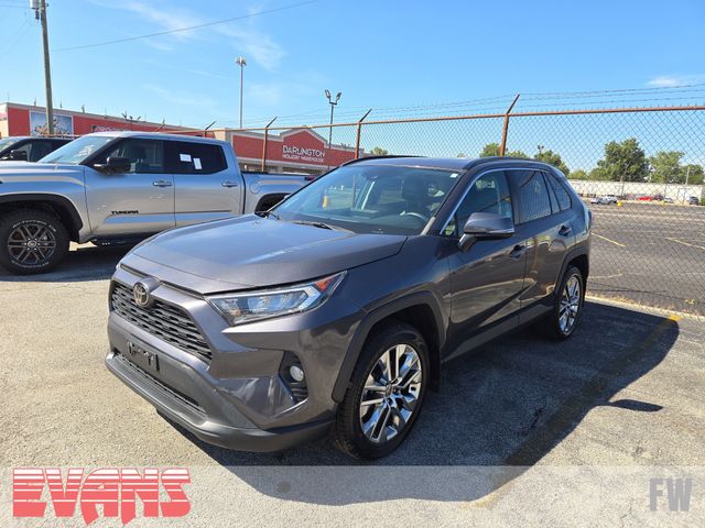 2021 Toyota RAV4 XLE Premium photo 4