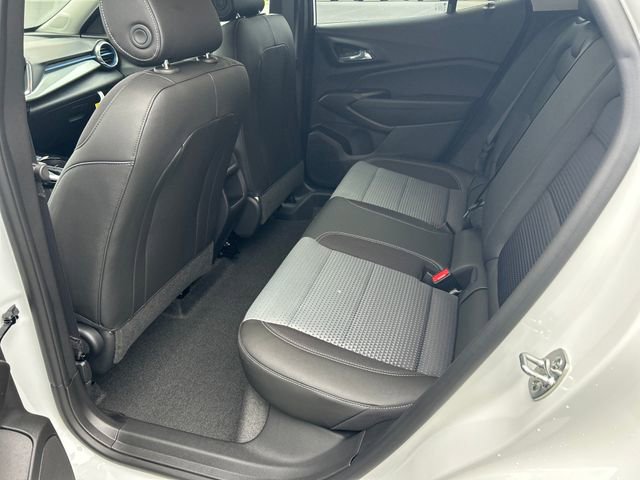 2025 Chevrolet Trax LT photo 22
