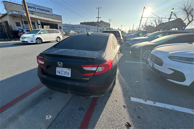 2018 Honda Accord Sport photo 2