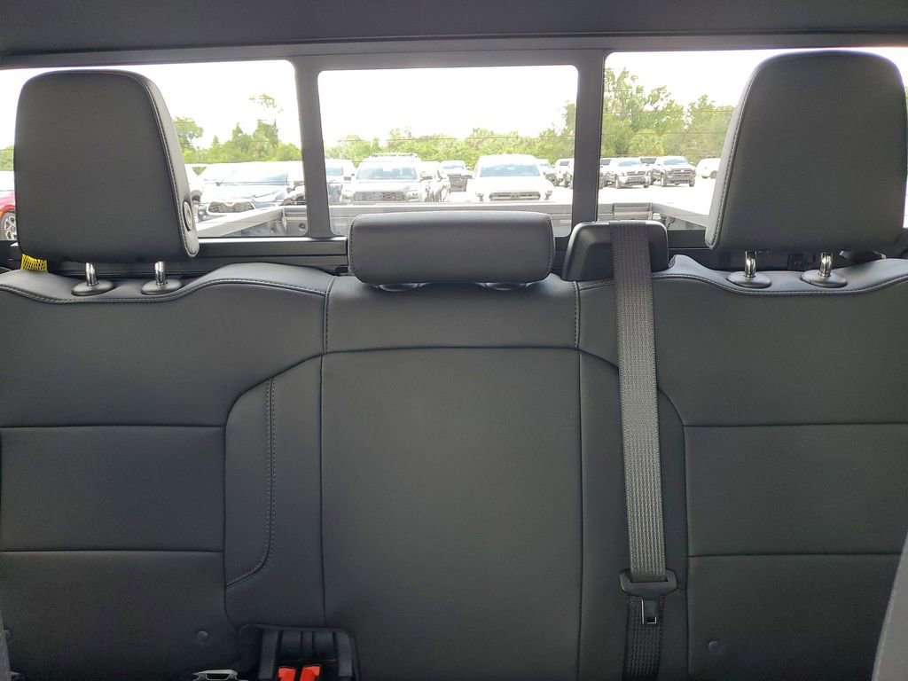 2025 Chevrolet Silverado 1500 RST photo 10