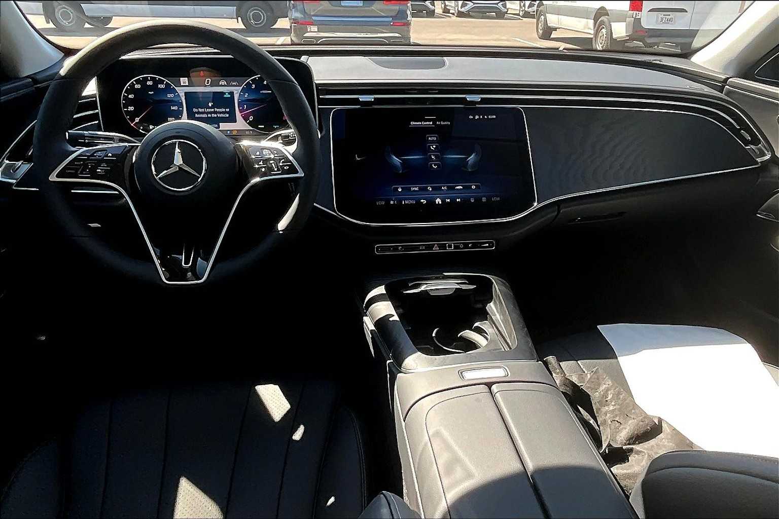 2026 Mercedes Benz E 4MATIC photo 3