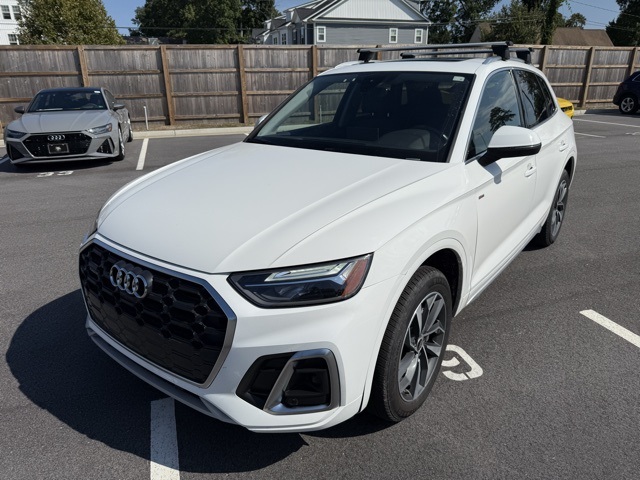 2023 Audi Q5 45 S line Premium Plus photo 2