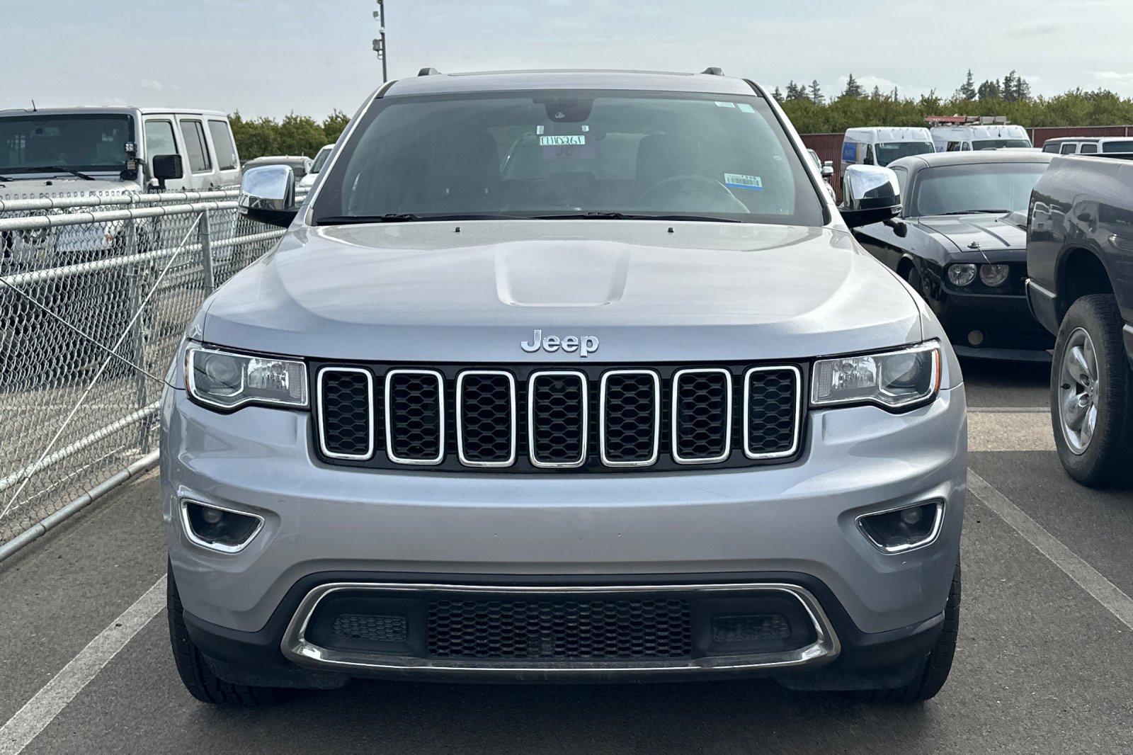 2020 Jeep Grand Cherokee Limited photo 3