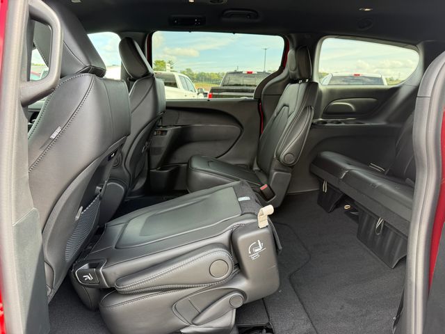 2026 Chrysler Pacifica photo 33