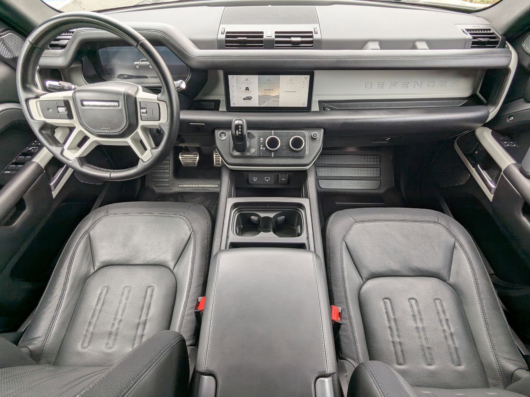 2022 Land Rover Defender X-Dynamic HSE photo 17