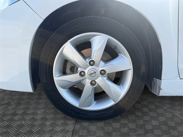 2011 Nissan Versa SL photo 14