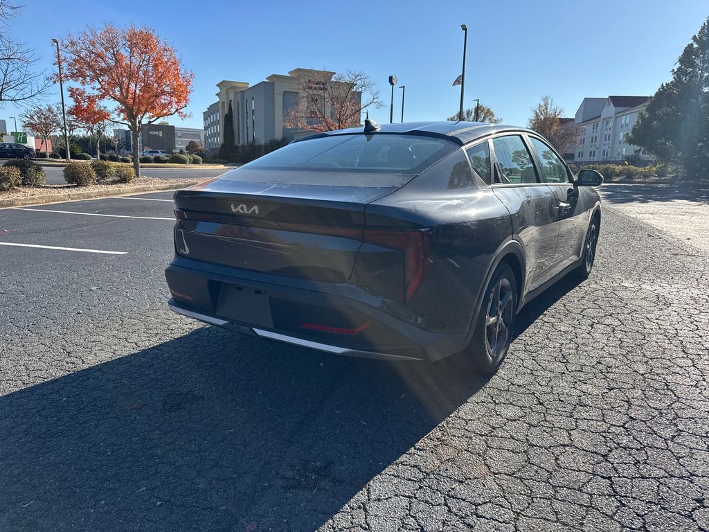 2025 Kia K4 LXS photo 2