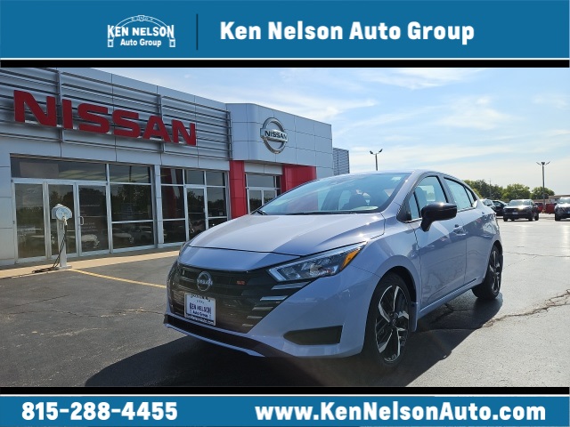 2025 Nissan Versa Sedan SR's photo