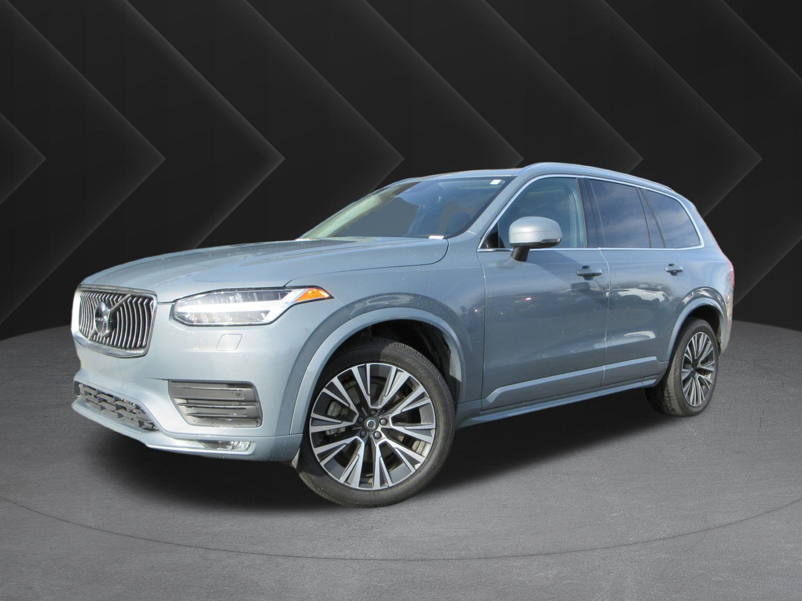 2021 Volvo XC90 Momentum's photo