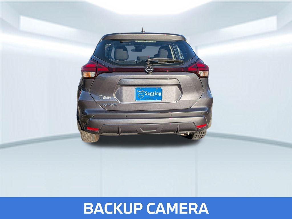 2022 Nissan Kicks S photo 3