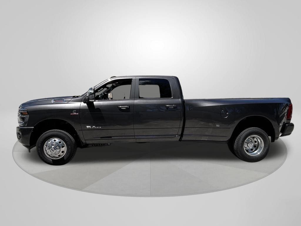 2025 Ram 3500 Laramie photo 4