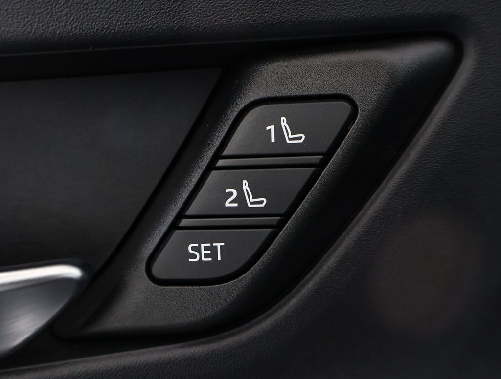 2024 Toyota Prius Prime XSE Premium photo 8
