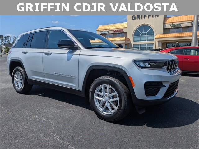 2025 Jeep Grand Cherokee Laredo's photo