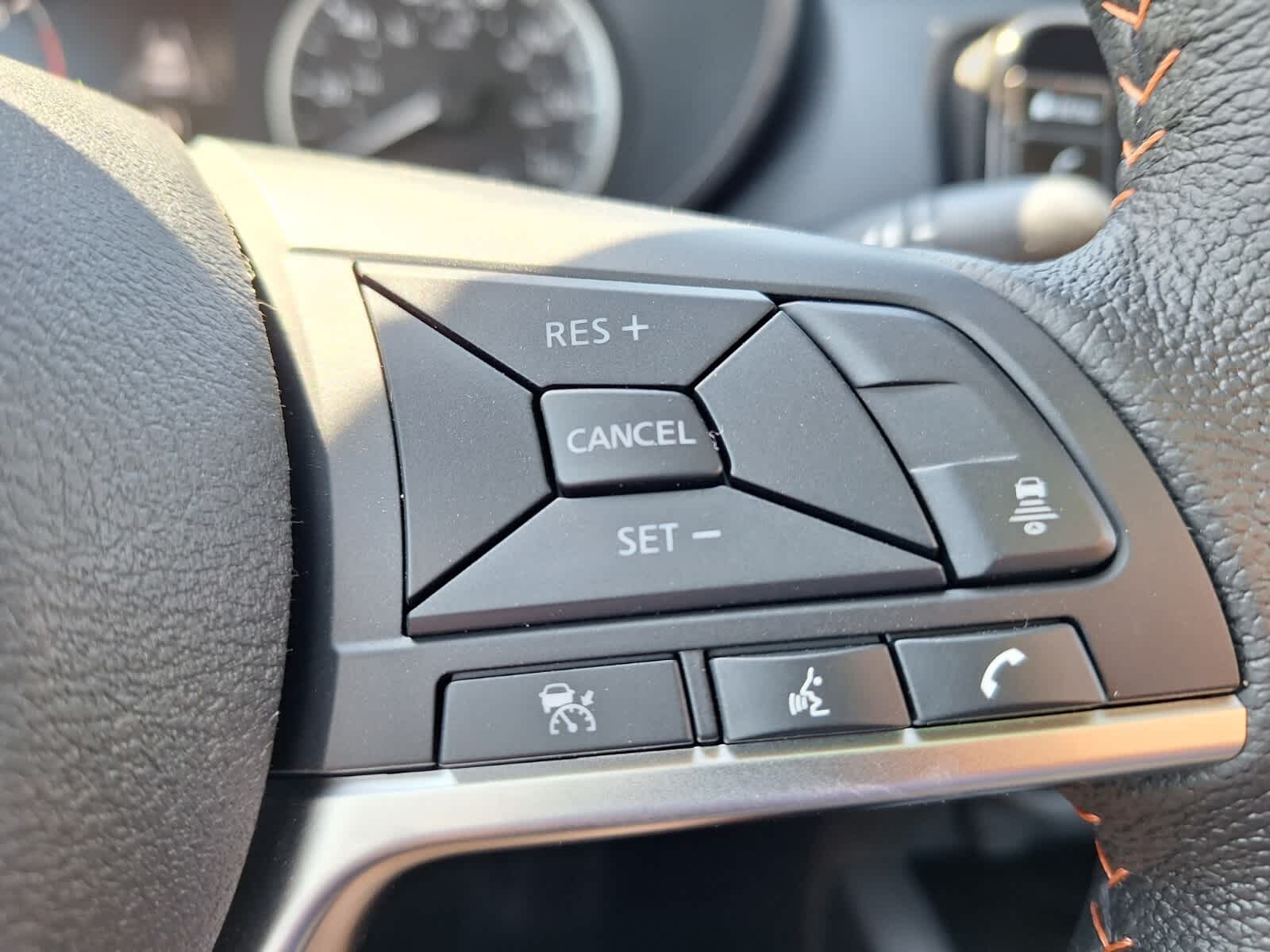 2025 Nissan Versa SR photo 13