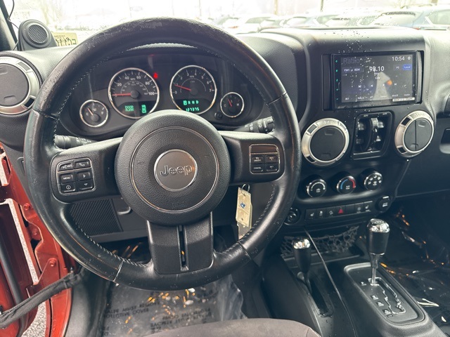 2014 Jeep Wrangler Unlimited Rubicon photo 14