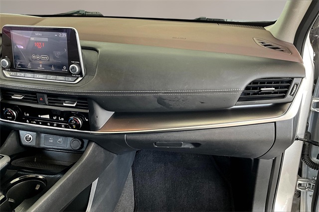 2023 Nissan Rogue SV photo 11