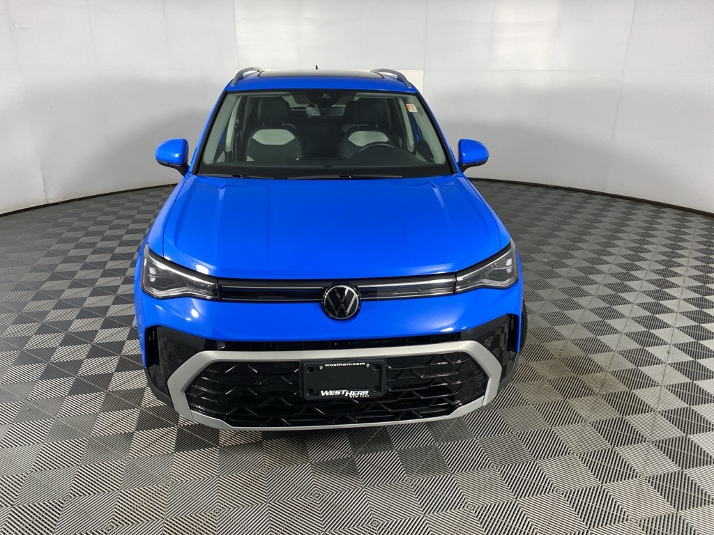 2025 Volkswagen Taos SEL photo 2