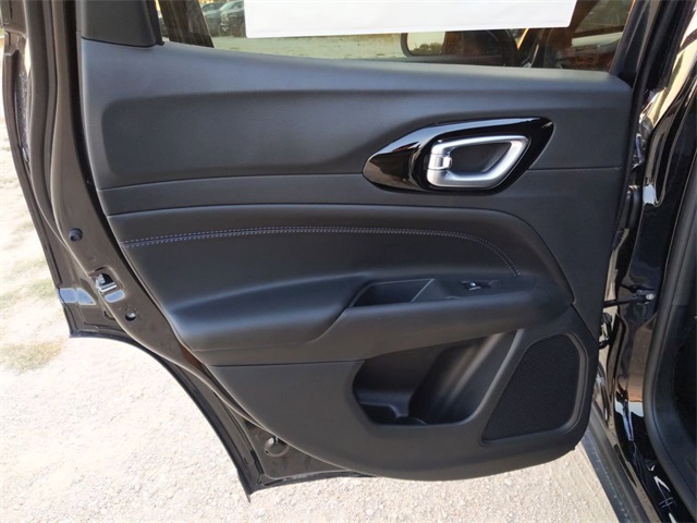2026 Jeep Compass Latitude Altitude photo 16