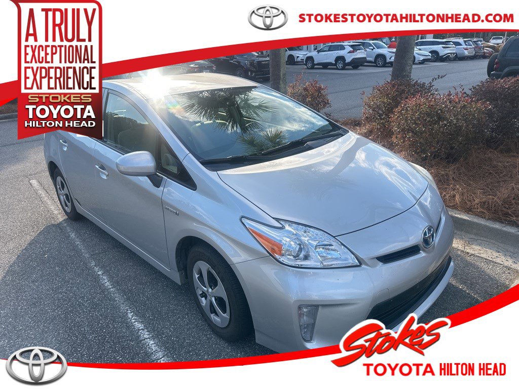 2013 Toyota Prius Two's photo