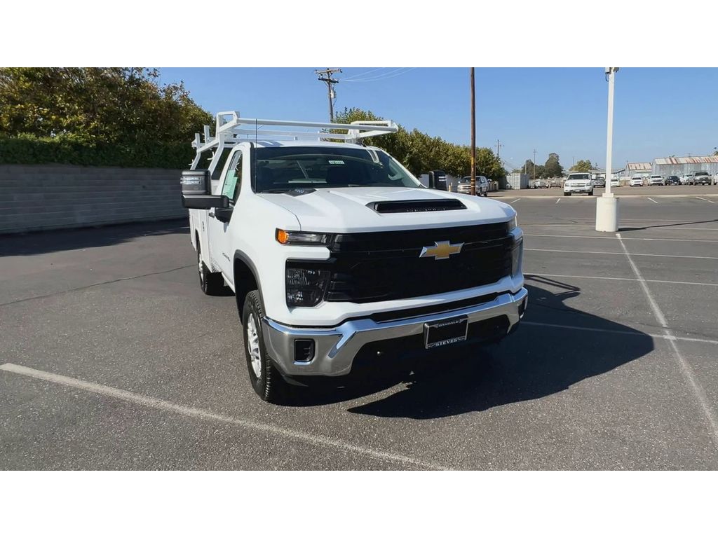 2026 Chevrolet Silverado 2500HD photo 3