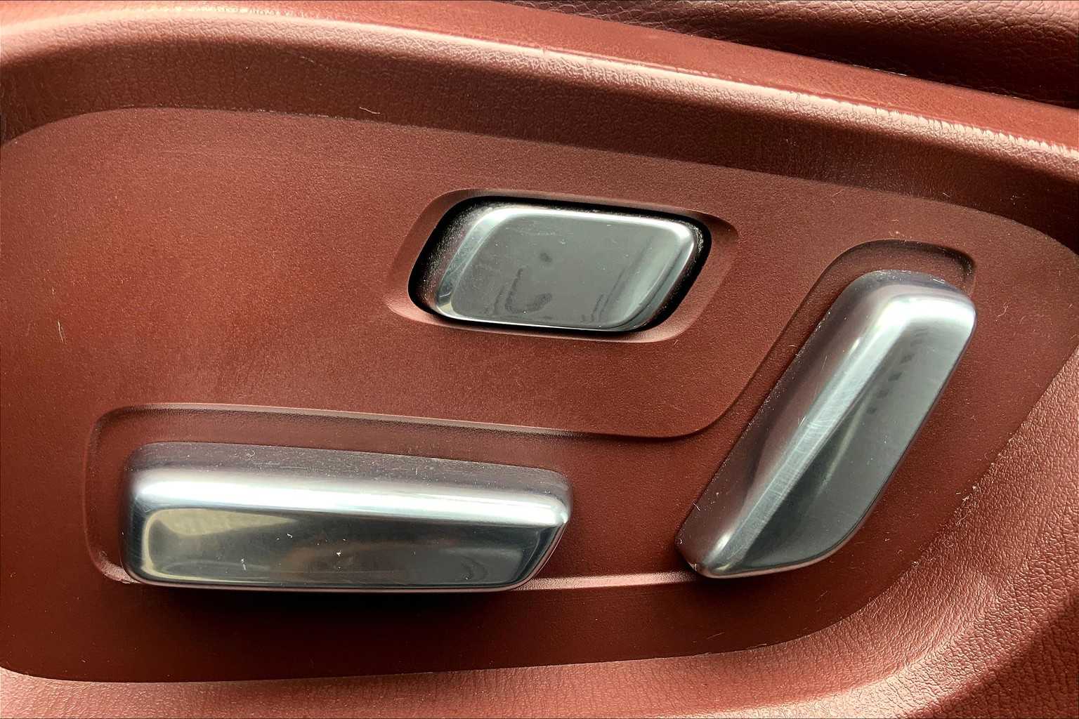 2016 Mazda CX-9 Signature photo 32