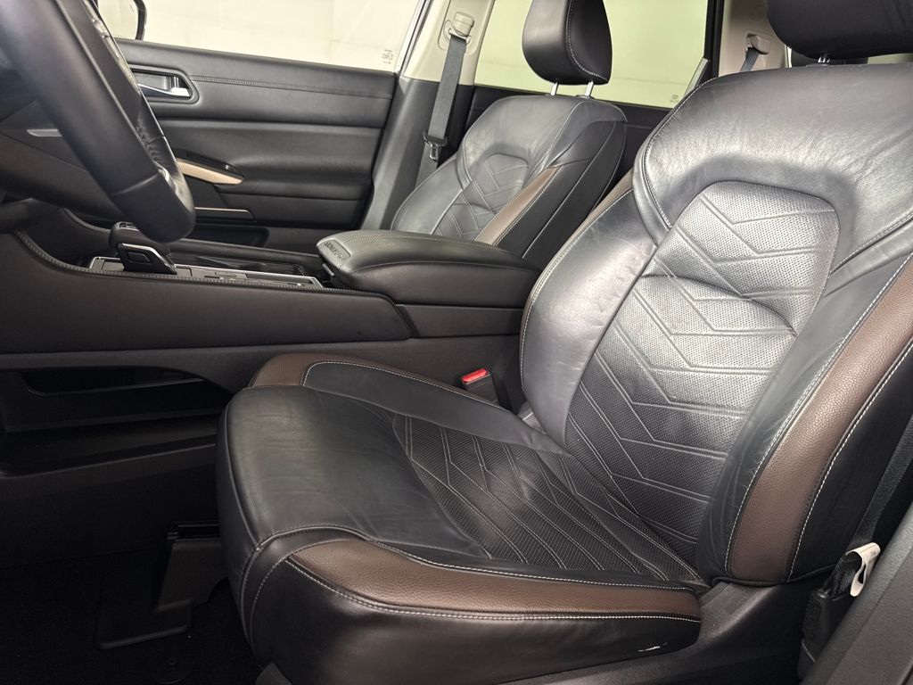 2022 Nissan Pathfinder Platinum photo 4