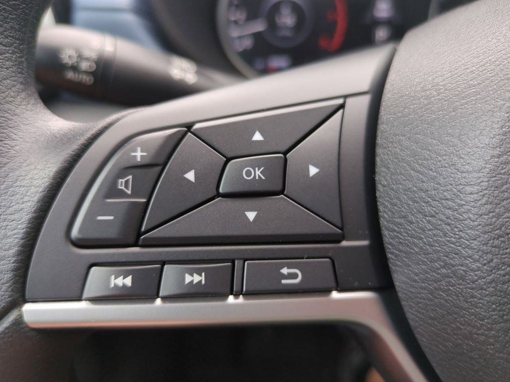 2025 Nissan Versa SV photo 20