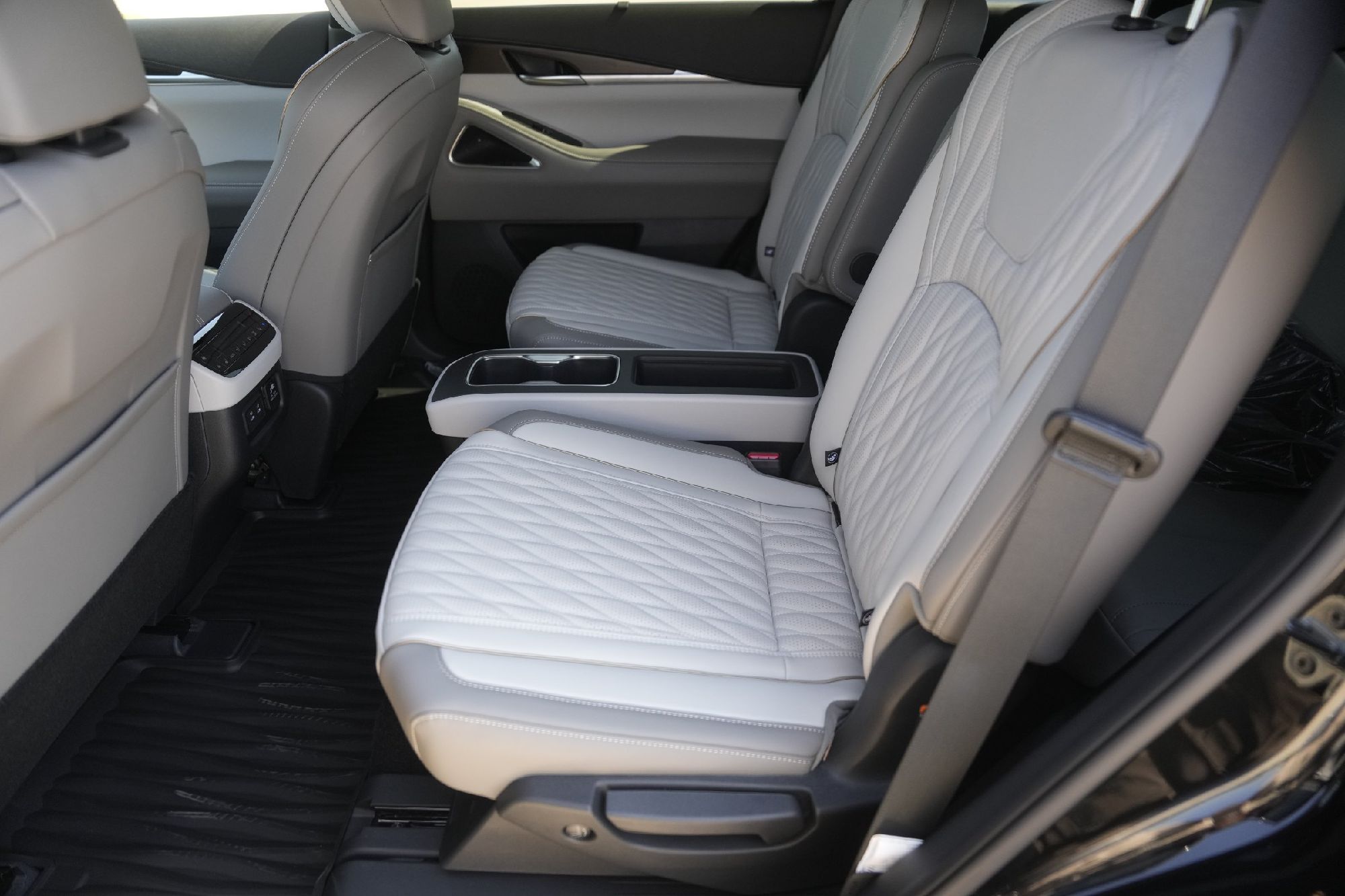 2026 Infiniti QX60 Autograph AWD photo 16