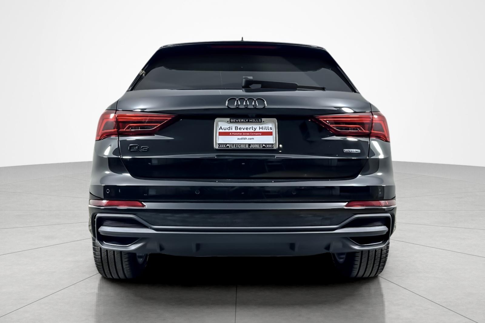 2025 Audi Q3 S line Premium 45 TFSI photo 4