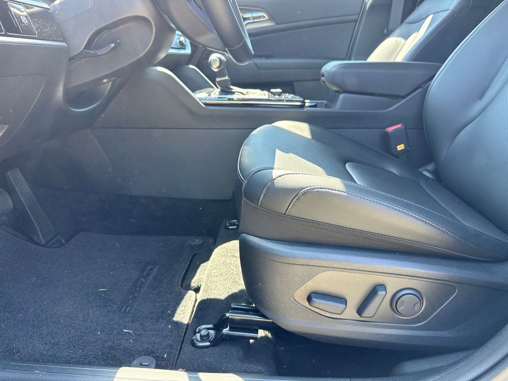 2025 Kia Sportage EX photo 9
