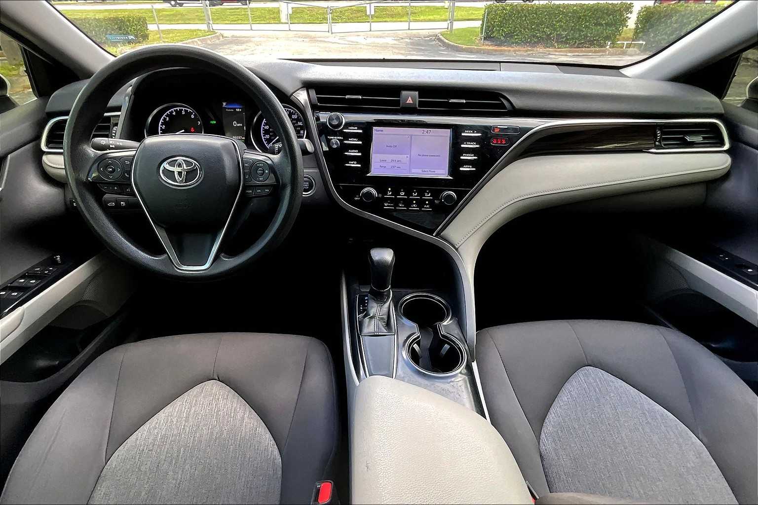 2018 Toyota Camry XLE XSE photo 15