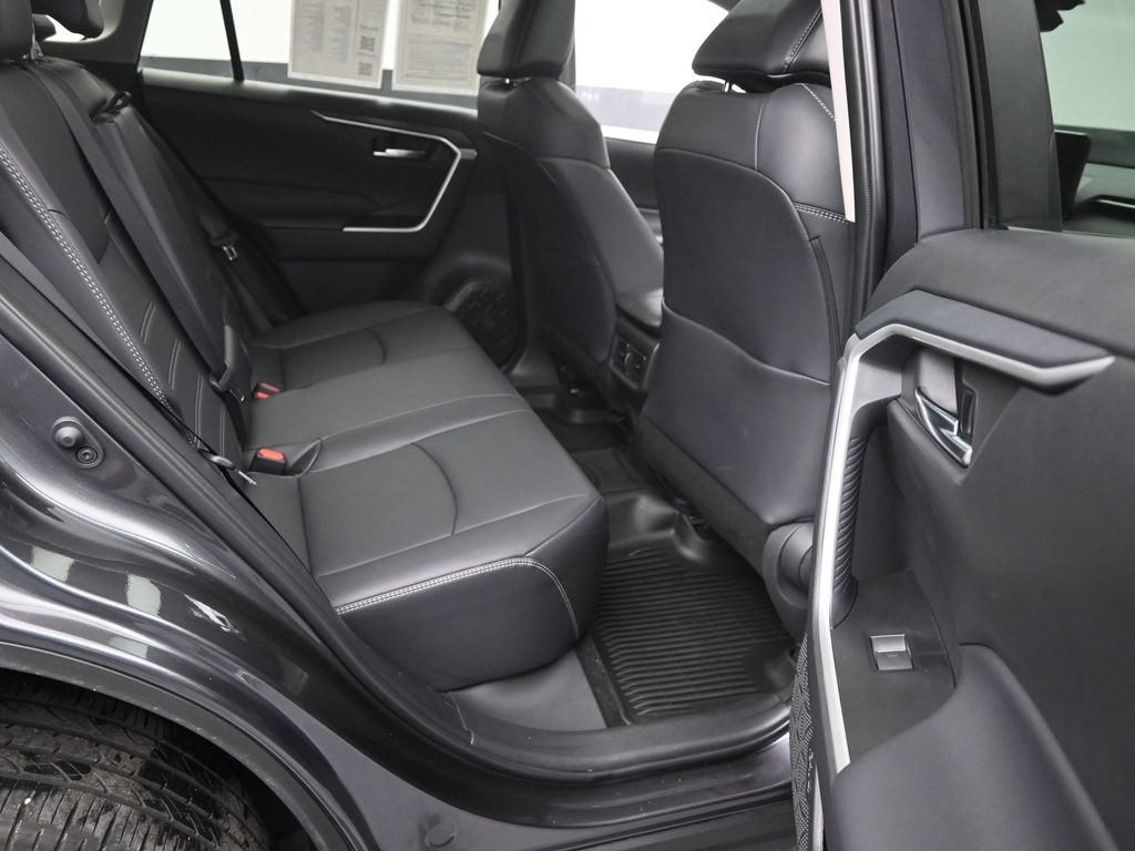 2024 Toyota RAV4 XLE Premium photo 6