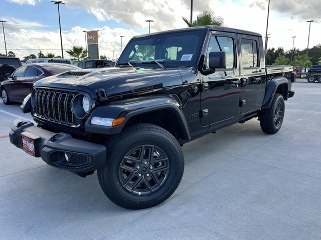2025 Jeep Gladiator Sport S photo 2