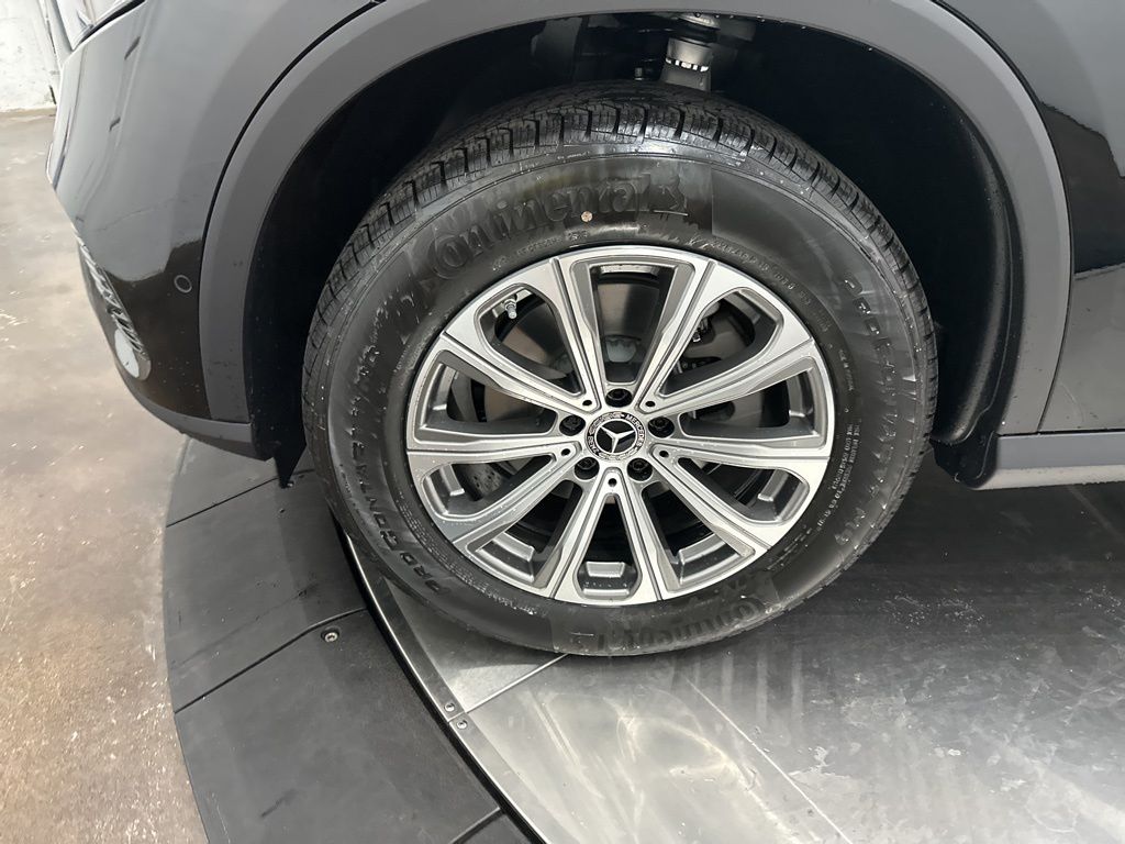 2025 Mercedes Benz GLC 300 photo 22