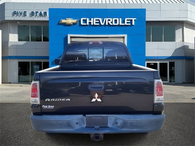 2007 Mitsubishi Raider LS photo 2