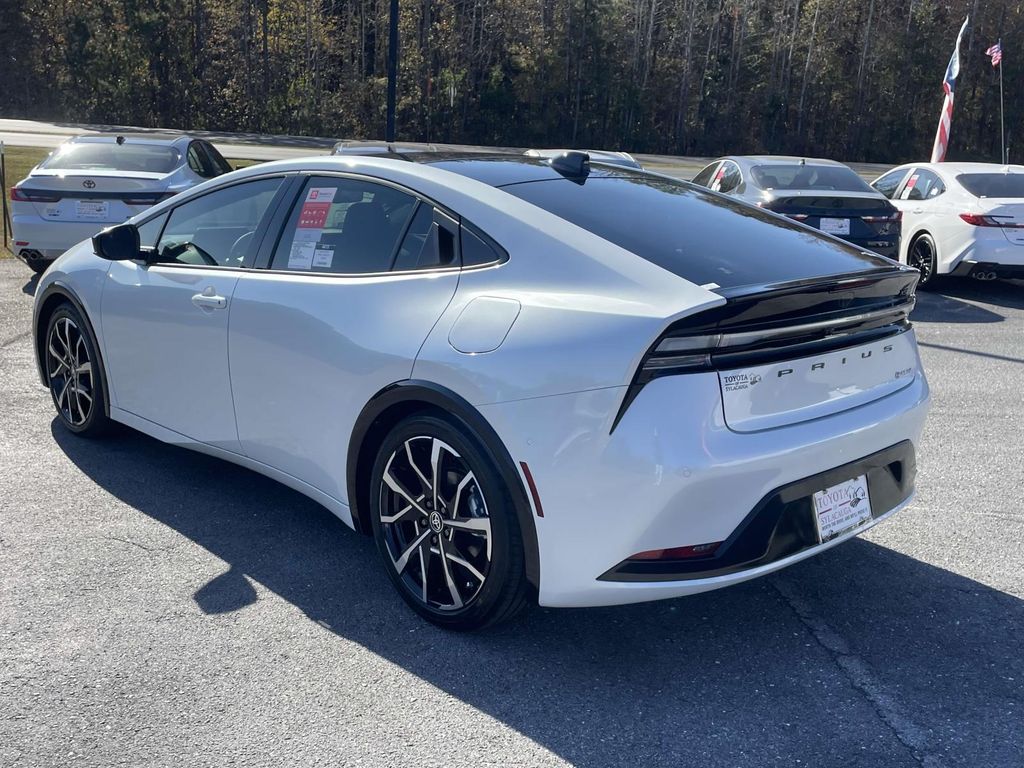 2026 Toyota Prius Plug-in Hybrid XSE Premium photo 3
