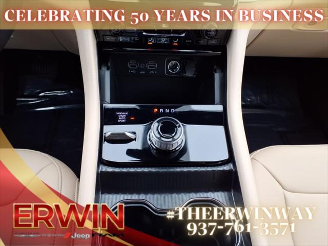 2025 Jeep Grand Cherokee Limited photo 11