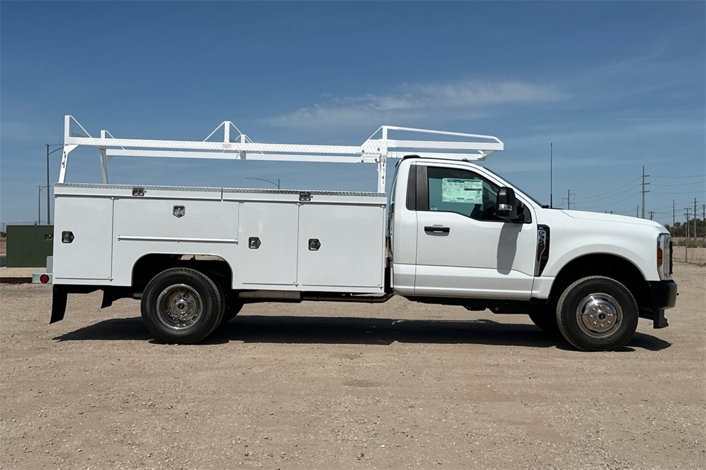 2025 Ford F-350 XL photo 3