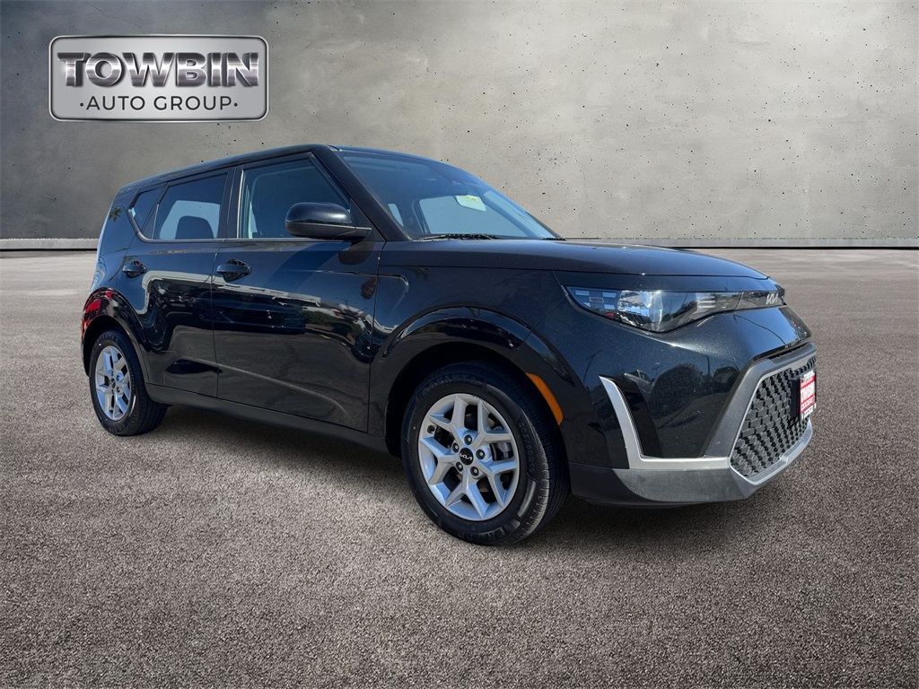 2023 Kia Soul LX photo 2