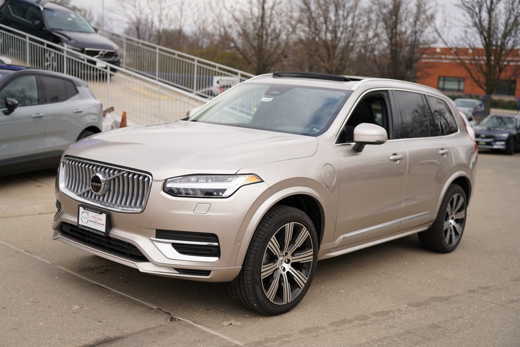 2025 VOLVO XC90 - Image 4