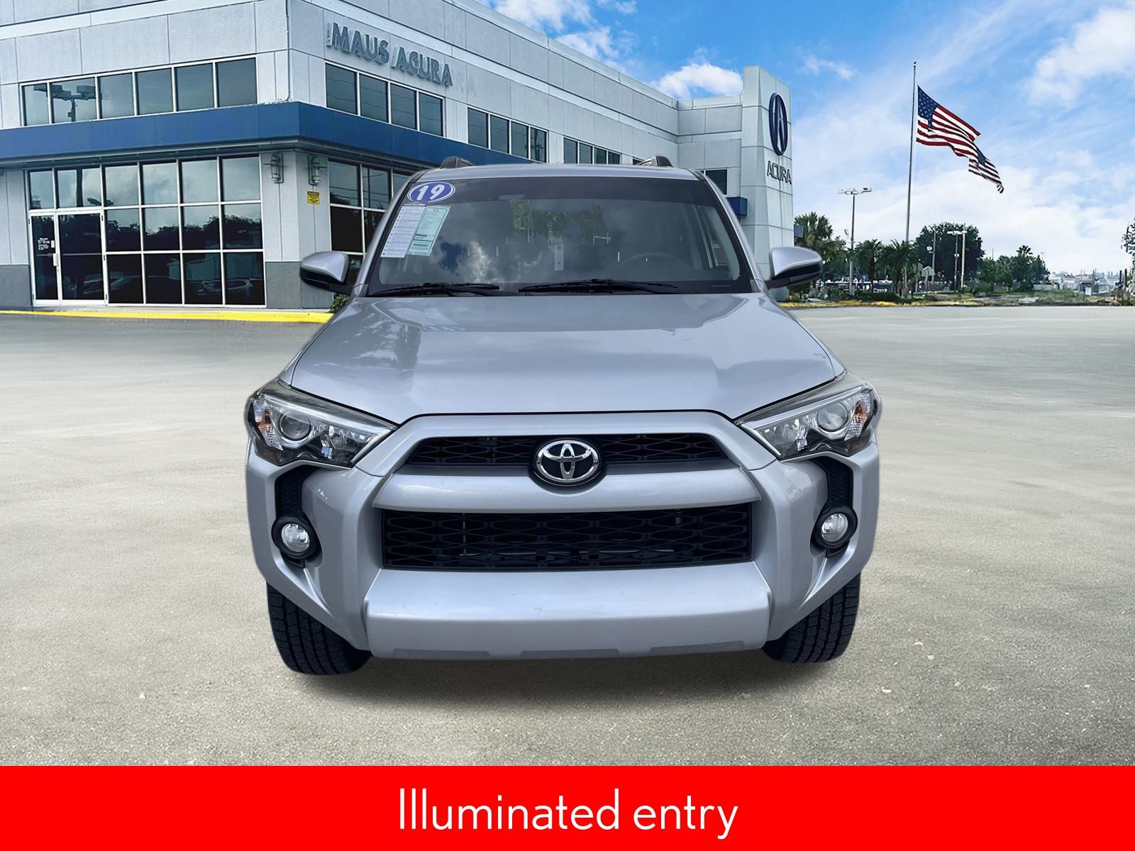 2019 Toyota 4Runner SR5 photo 2