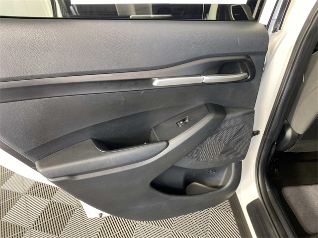 2023 Kia Seltos LX photo 23