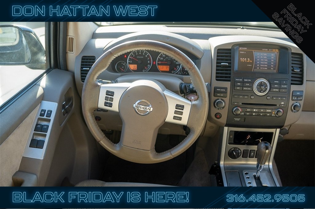 2012 Nissan Pathfinder SV photo 4